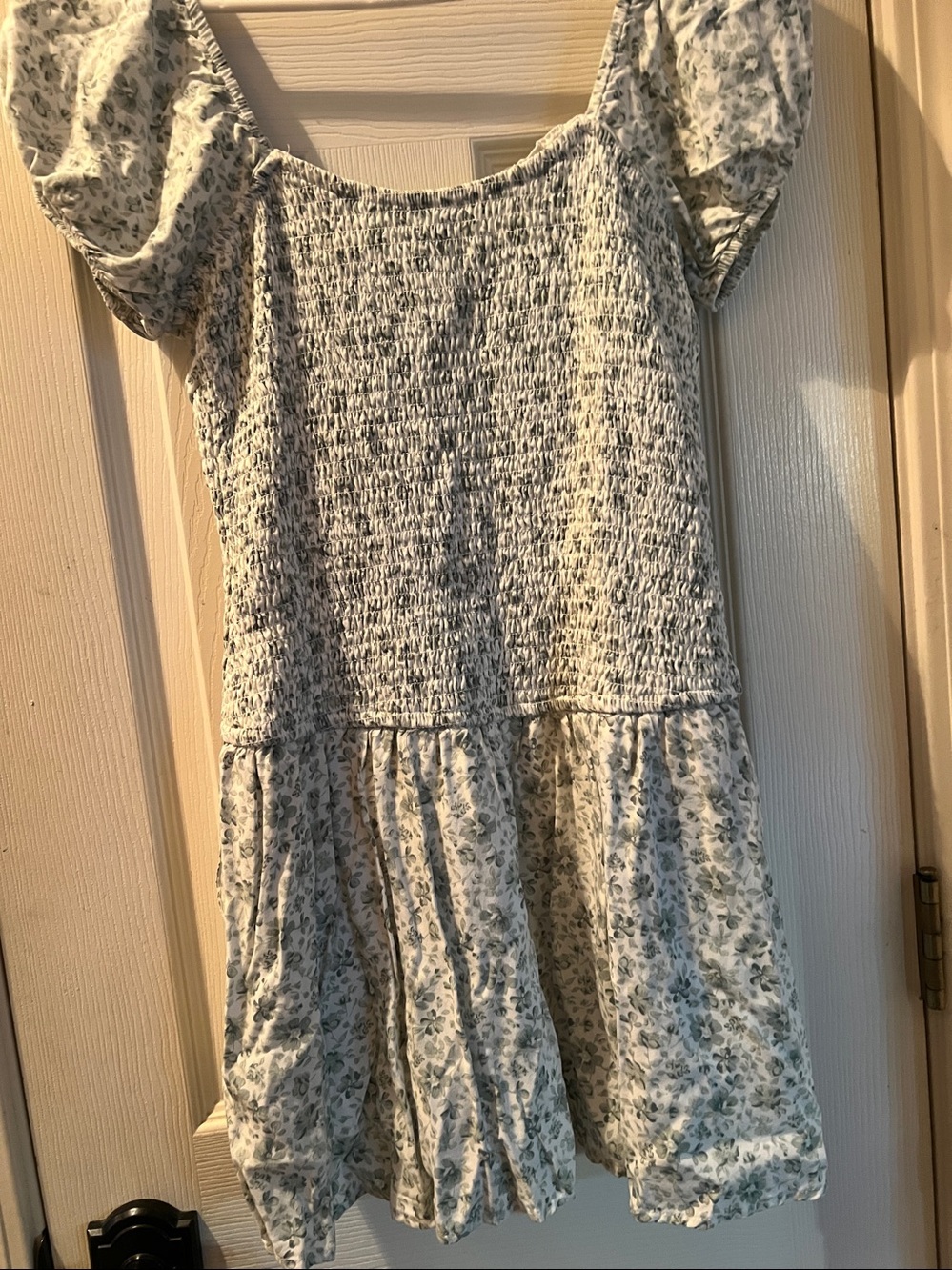 Hollister White Floral Puff Sleeve Mini Dress - Picture 2 of 2